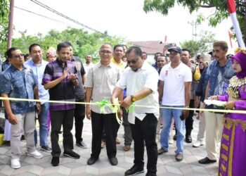 Pj Wali Kota Gorontalo Resmikan Paving Blok di Dulomo Selatan