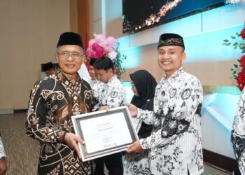 PGRI Diminta Jadi Garda Terdepan Lindungi Guru