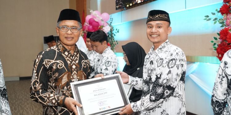 PGRI Diminta Jadi Garda Terdepan Lindungi Guru