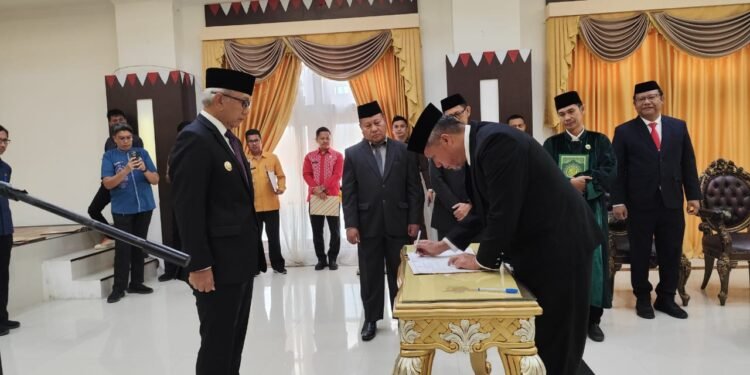 Penjagub Rudy Lantik 10 Pejabat Tinggi Pratama