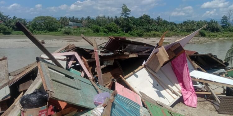 Tertimpa Material Longsor, Satu Warga Botu Tewas