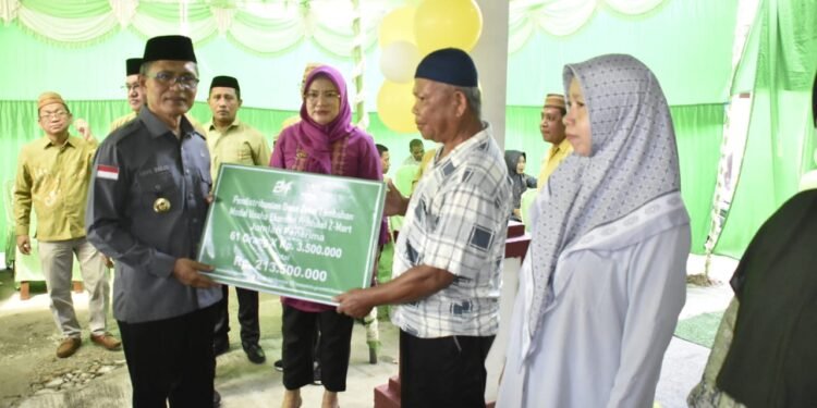 Baznas Beri Bantuan Modal Usaha Bagi 80 Pelaku UMKM