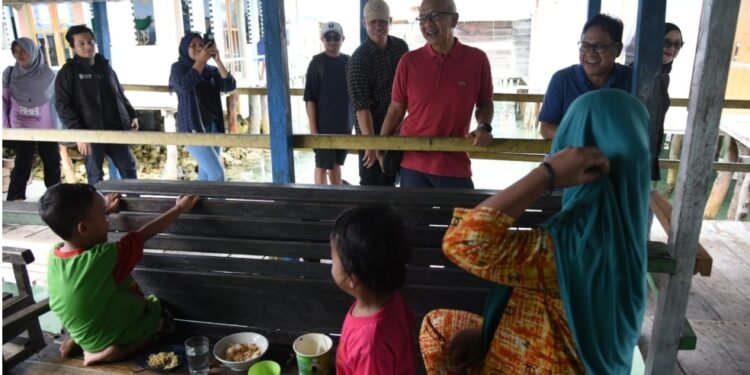 Perdana Kunjungi Kampung Tirosiaje Laut, Penjagub Harap Kearifan Lokal Terus Dijaga