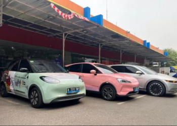 Kenyamanan Bikin Penumpang Pilih Taksi Listrik Evista