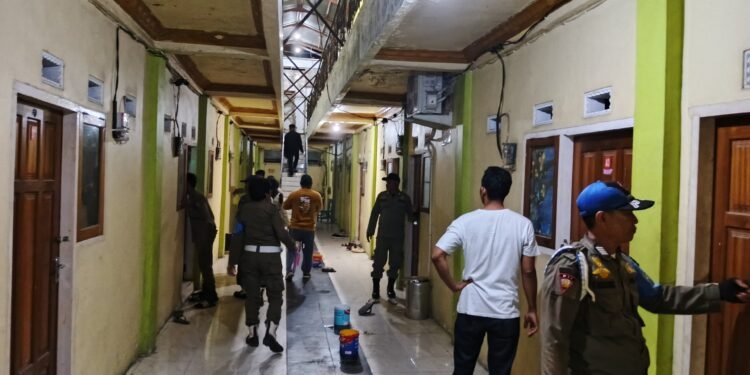 Razia Kos-kosan dan Tempat Karaoke, Satpol PP Amankan 7 Muda-mudi dan Satu Pasangan Non Pasutri