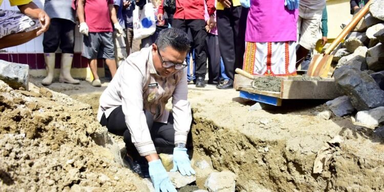 Wawali Letakan Batu Pertama Pembangunan Masjid Ar-Rahmaan Kelurahan Talumolo