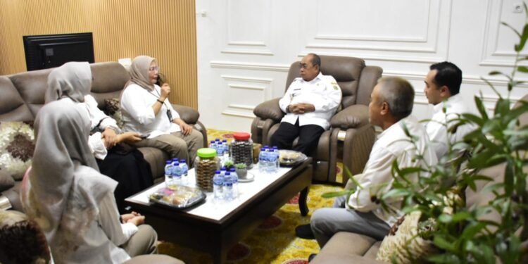 Temui Wali Kota Adhan Tim Kementerian PUPR Bahas Penataan Kawasan Kumuh Lekobalo