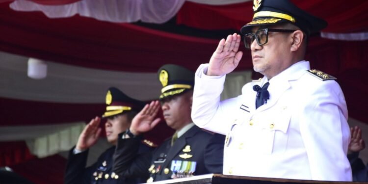Irup Upacara Penurunan Bendera Di HUT Ke 80 RI, Wawali Ingatkan Masyarakat Jaga Persatuan