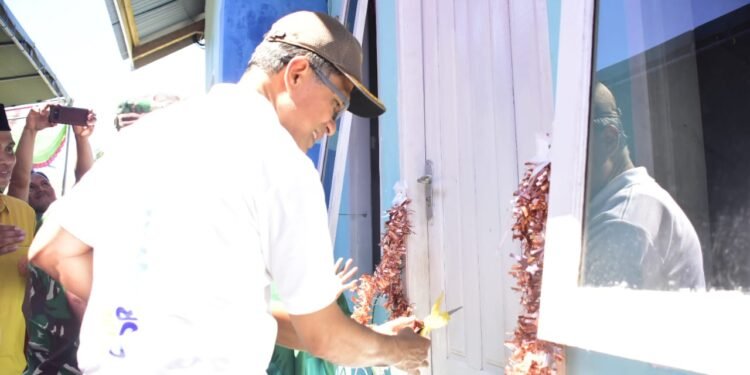 Sekda Ismail Resmikan Pembangunan Kembali Rumah Korban Bencana di Botu