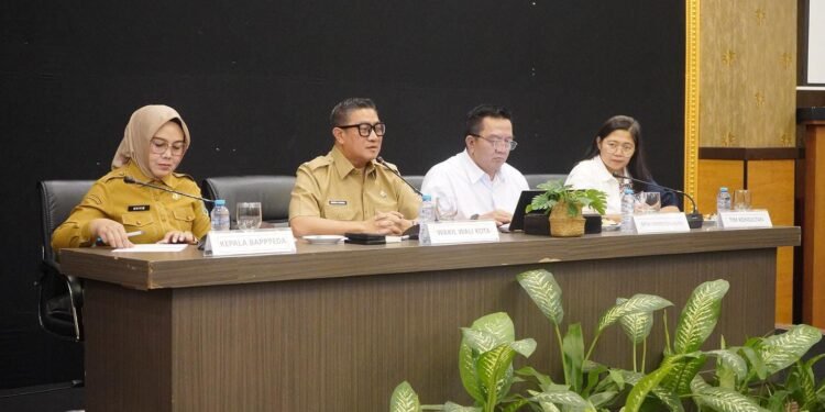 Wawali Buka FGD Tahap I Integrated City Planning Wilayah III