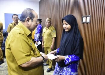 Walikota Beri Uang Saku Bagi Delegasi Gorontall yang Akan Berlaga Di STQH ke-XXVIII Kendari