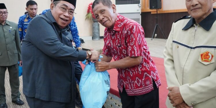 Keluarga Pahlawan Perintis Kemerdekaan Terima Tali Asih Dari Pemkot Gorontalo