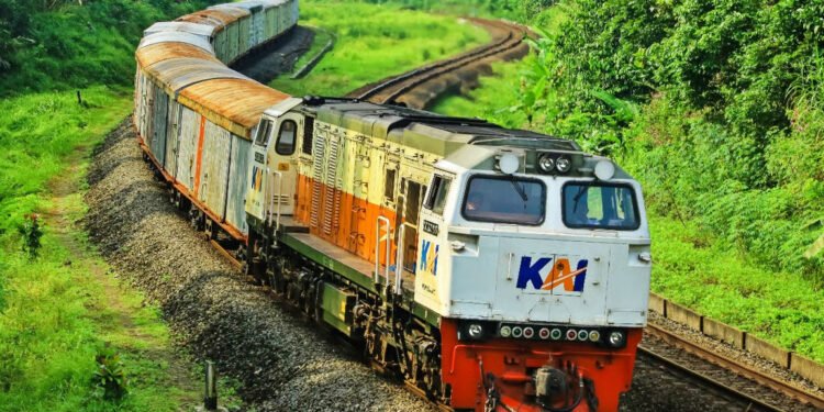 Angkutan Perkebunan KAI Tembus 521.698 Ton, Menopang Kebutuhan Masyarakat Jelang Natal dan Tahun Baru