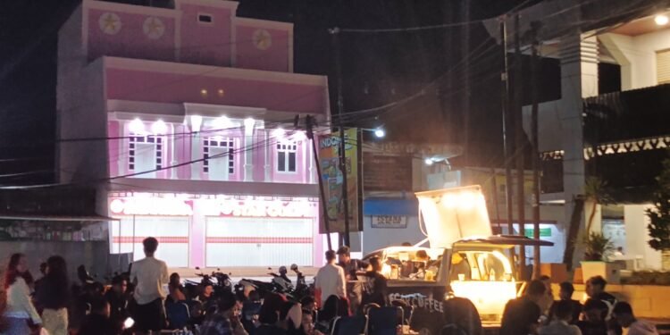 Wali Kota Adhan Himbau Waria yang Nongkrong di Pelataran Sentral Kenakan Pakaian yang Sesuai