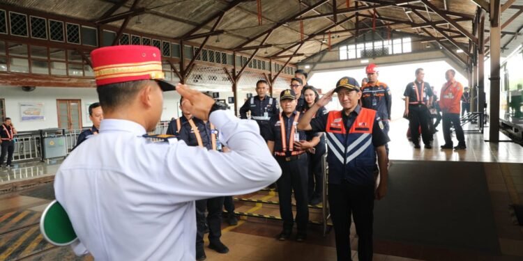 Inspeksi Jalur KA Jelang Nataru 2025/2026 Selesai, KNKT dan KAI Tekankan Keselamatan Tanpa Kompromi untuk Mobilitas Nasional