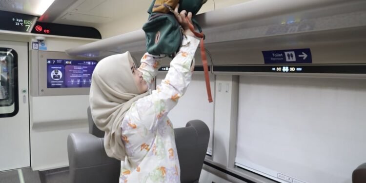 KAI Daop 2 Bandung Ingatkan Pelanggan untuk Perhatikan Barang Bawaan Saat Bepergian dengan Kereta Api, Berikut Aturannya