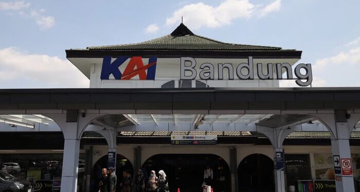 Stasiun Bandung Jadi Jantung Perekonomian Jawa Barat dan Pusat Integrasi Antar Moda