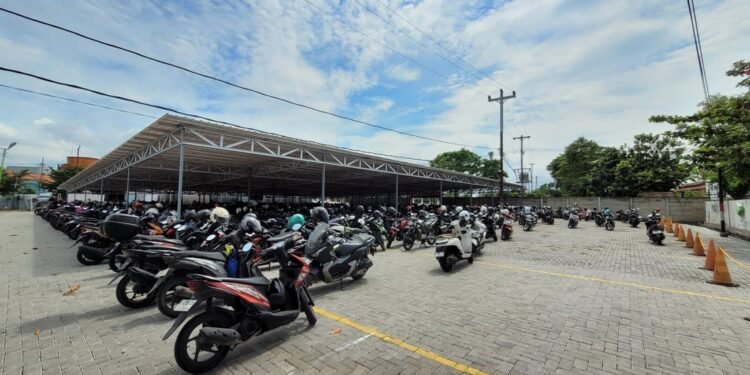 Parkir Motor Kini Lebih Nyaman, KAI Services Tata Ulang Area Parkir Semarang Tawang