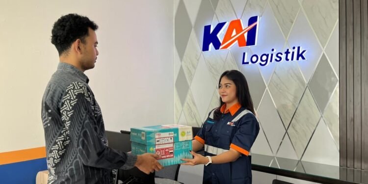KAI Logistik Kembali Membuka Titik Layanan Pengiriman Retail di Semarang