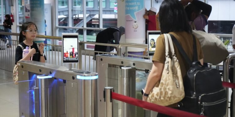 Wujudkan Transportasi Hijau, 205.532 Penumpang Kereta Api di Sumatera Utara Beralih ke Teknologi Face Recognition