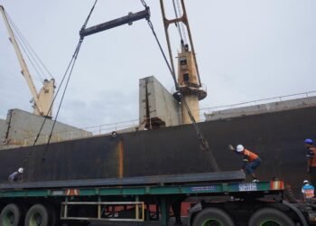 Tonggak Awal 2026, Pelindo Multi Terminal Jamrud Nilam Mirah Layani Kapal Impor Perdana