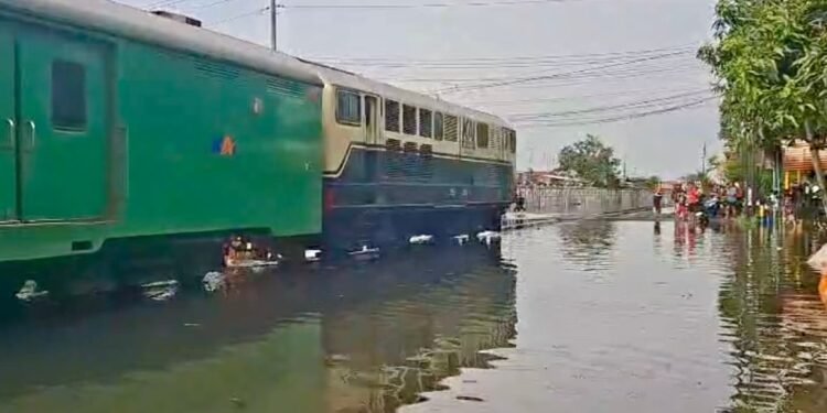 Genangan Air di Pekalongan–Sragi, Pastikan Seluruh KAJJ Daop 7 Madiun Tetap Tepat Waktu