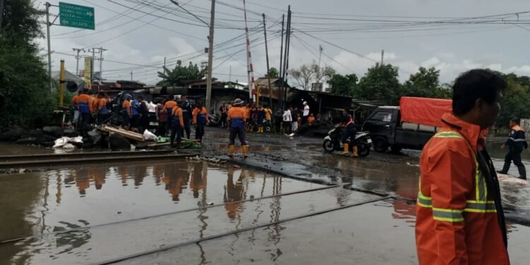 Banjir Meluas di Sejumlah Titik, KAI Daop 7 Madiun Mohon Maaf serta Informasikan Keterlambatan dan Pembatalan Sejumlah Perjalanan KA
