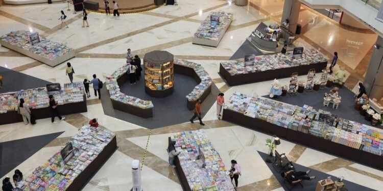 THE BOOK LAB VOL. 2 Hadir di PIK Avenue, Mengajak Pengunjung Menjelajahi Jendela Dunia