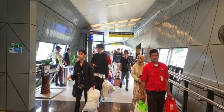 Long Weekend Isra’ Mi’raj, KAI Daop 2 Bandung Sukses Layani Lebih dari 150 Ribu Pelanggan KA Jarak Jauh
