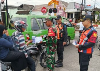 Jaga Keselamatan Perjalanan KA, KAI Daop 4 Semarang Laksanakan Sosialisasi Keselamatan di Perlintasan Sebidang di Grobogan