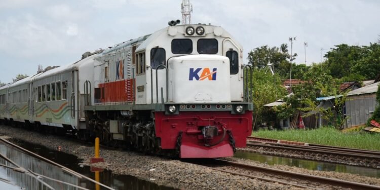 Normalisasi Jalur Pekalongan – Sragi yang Terdampak Banjir Terus Dilakukan, KA Berjalan 40 Kpj dan Tidak Ada Pembatalan Perjalanan