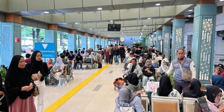 Banjir Teratasi, 72 Keberangkatan Kereta Api dari Daop 1 Jakarta Normal 100 Persen