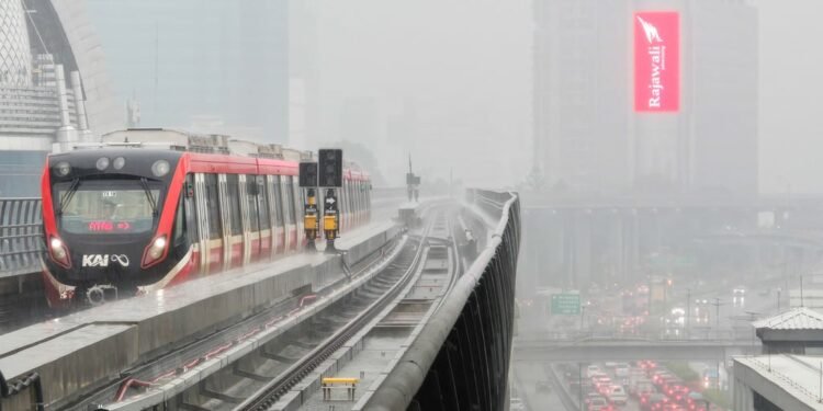 LRT Jabodebek Andal Saat Cuaca Ekstrem, Rekor Pengguna Harian Tembus 123.276