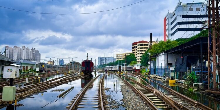 Imbauan Datang Lebih Awal, KAI Daop 1 Pastikan Perjalanan Kereta Jarak Jauh Tetap Lancar di Tengah Cuaca Ekstrem
