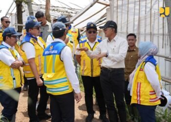 Tinjau Penanganan Longsor di Cisarua, Menteri Dody Instruksikan Balai Kementerian PU di Jawa Barat Siaga Penuh Dukung Evakuasi Longsor Cisarua