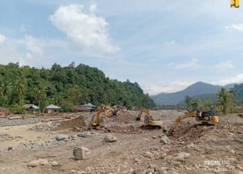 Tangani Banjir Padang, Kementerian PU Percepat Normalisasi Sungai Batang Kuranji dan Pemulihan Jalan di Batu Busuk