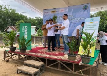 Peduli Sumatra: Adira Finance Bantu Warga Terdampak & Tanam Pohon Berakar Kuat Bersama Grup MUFG