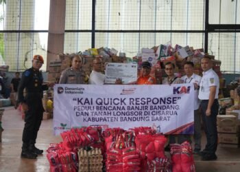 KAI Daop 2 Bandung Hadir, Salurkan Bantuan TJSL bagi Korban Tanah Longsor di Cisarua, Kabupaten Bandung Barat