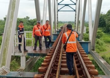 Guna Mitigasi Gangguan dan Pasca Pencurian Prasarana, Daop 7 Madiun Intensifkan Pemeriksaan Jalur Kereta Api