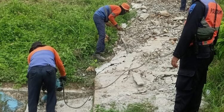 Tingkatkan Keselamatan Perka, KAI Daop 7 Madiun Tutup Perlintasan Liar