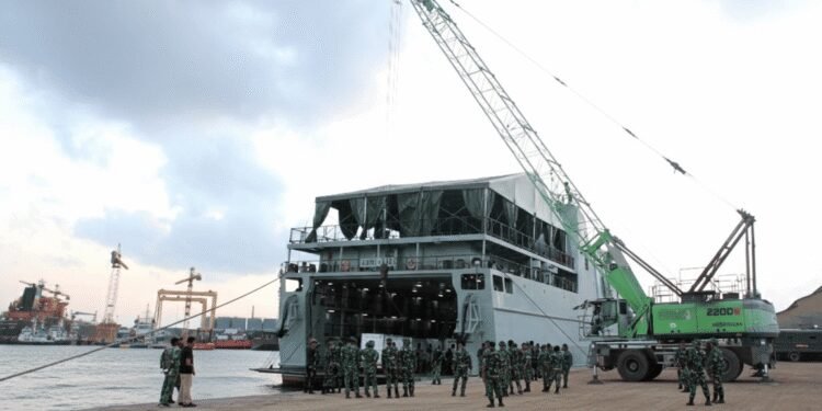 Dari Pelabuhan Belawan, Bantuan Logistik TNI AD Menuju Wilayah Terdampak