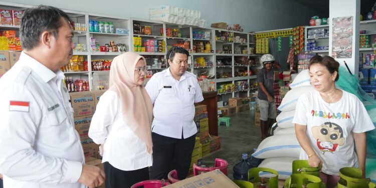 Tinjau Agen LPG di Dembe II, Plh Sekdakot Tegaskan Larangan Jual di Atas HET