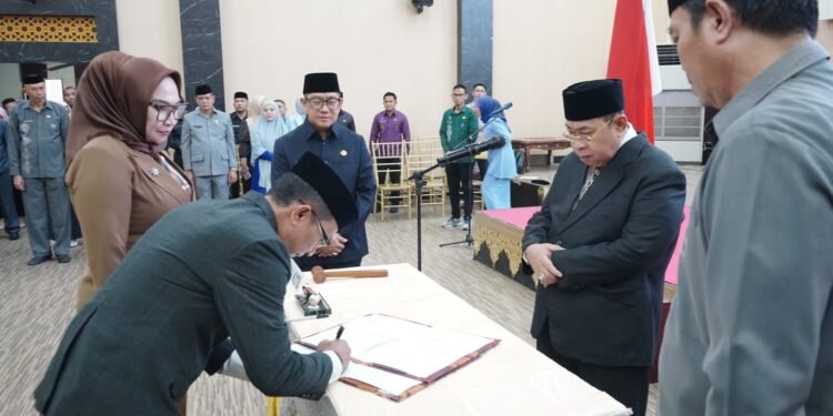 Lagi, Mutasi Dilingkungan Pemkot. 9 Pejabat Eselon II Dilantik dan Diambil Sumpah