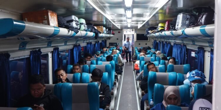 Libur Tahun Baru Imlek 2577, KAI Divre III Palembang Sediakan 16.008 Tempat Duduk