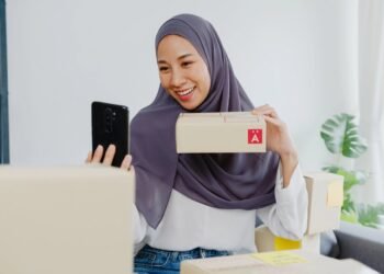 Pengiriman Logistik Jelang Ramadan Diprediksi Naik Hingga 30%, Bagaimana Kesiapan Customer Service Anda?