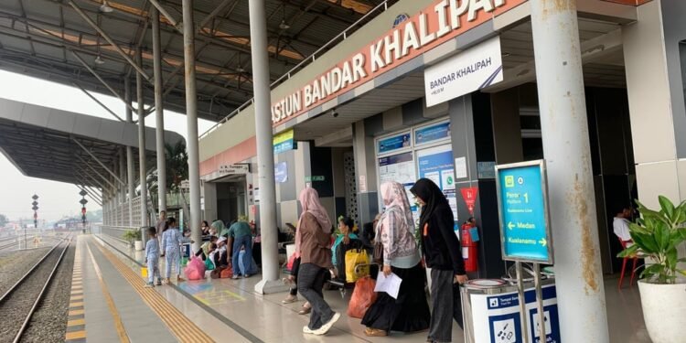 Semakin Diminati, Stasiun Bandar Khalipah Hubungkan Kereta Api Bandara hingga Bus Listrik