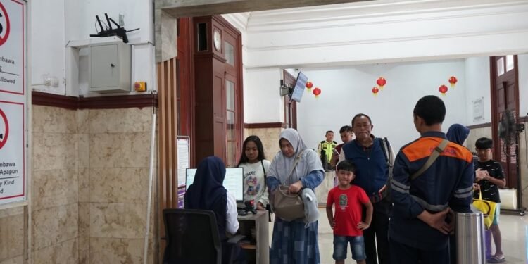 Antusiasme Mudik Mulai Meningkat, KAI Daop 9 Jember Catat Puluhan Ribu Tiket Terjual dan Hadirkan Fitur Connecting Train