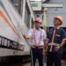 Wujudkan Kecintaan terhadap Moda Transportasi Kereta Api, KAI Daop 4 Semarang dan Komunitas Railfans Tegal Adakan Cuci Lokomotif dan Kereta Bersama