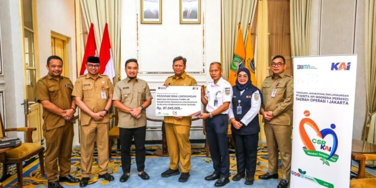 TJSL KAI Daop 1 Jakarta Salurkan Pompa Air ke Pemkot Cilegon untuk Dukung Sistem Irigasi Cegah Banjir