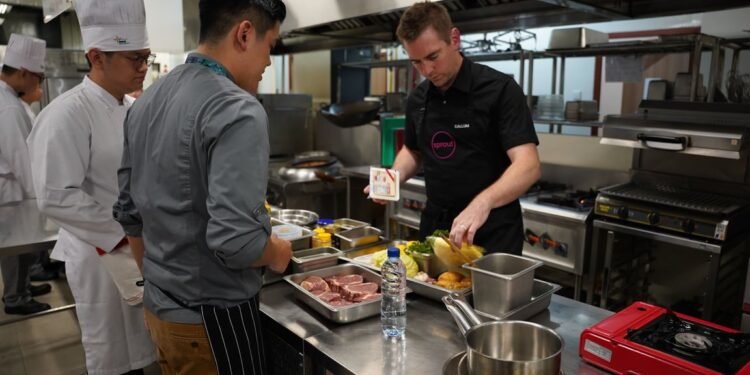 Hotel Management BINUS University Hadirkan Callum Hann, Australian MasterChef Personality, dalam “Taste of Australia 2026” di BINUS @Anggrek Campus